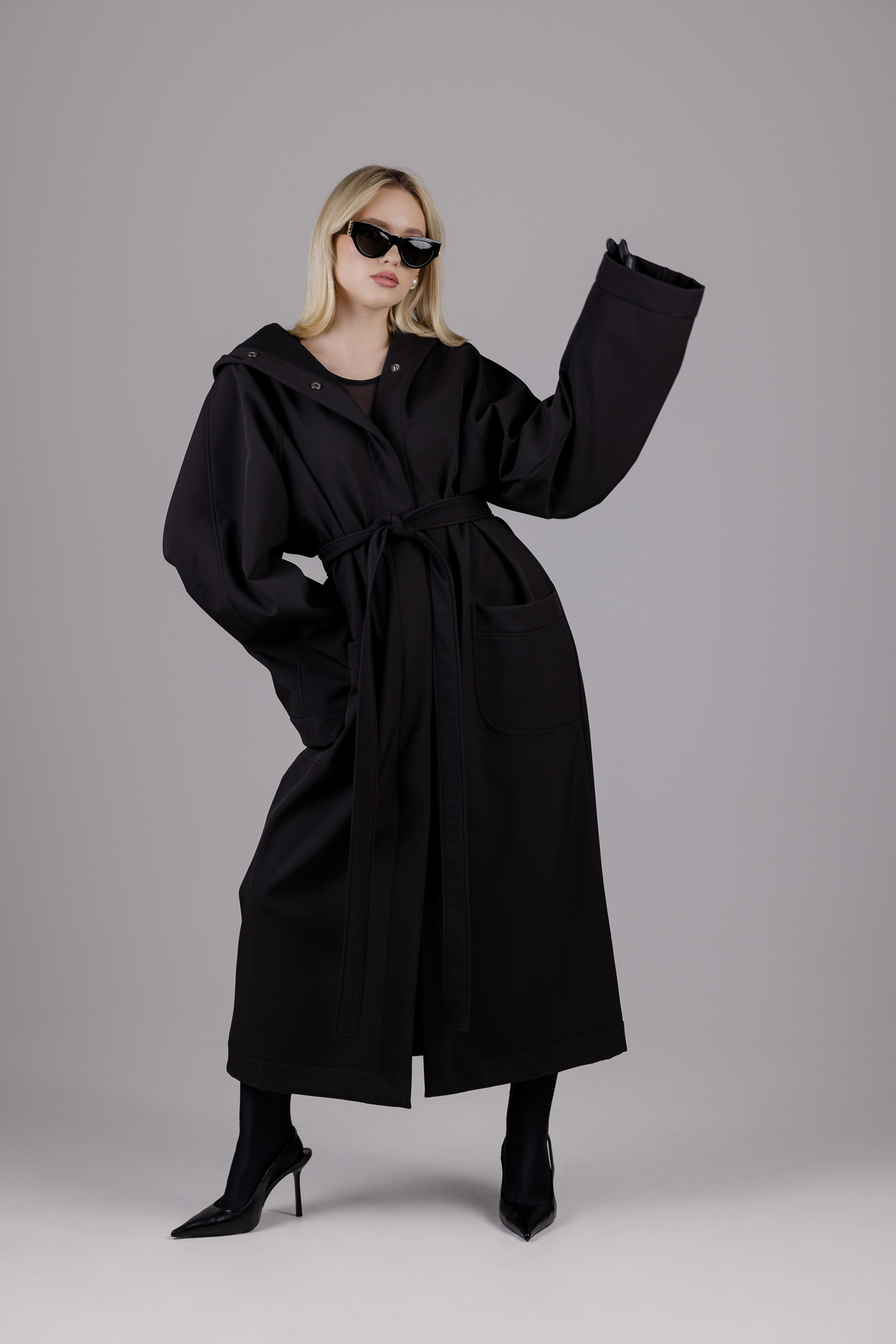 Juodas oversized lietpaltis „DROP“ - Image 4