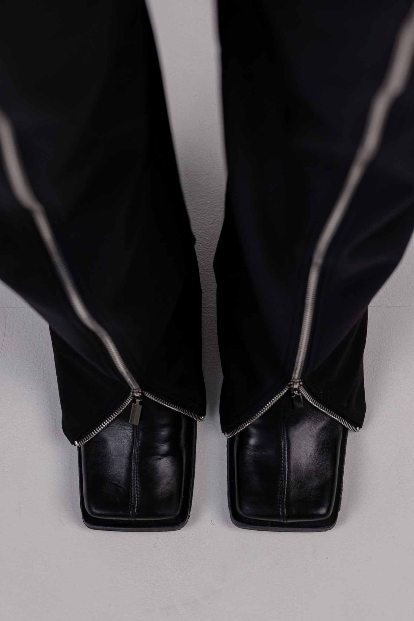 Juodos kelnės „ZIPPER“ - Image 10