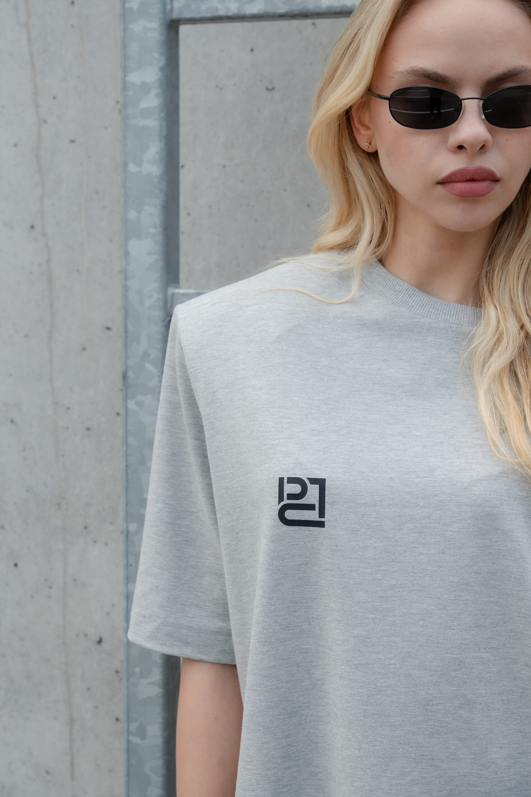 Pilki melanžiniai marškinėliai „SINNER“ - Image 4