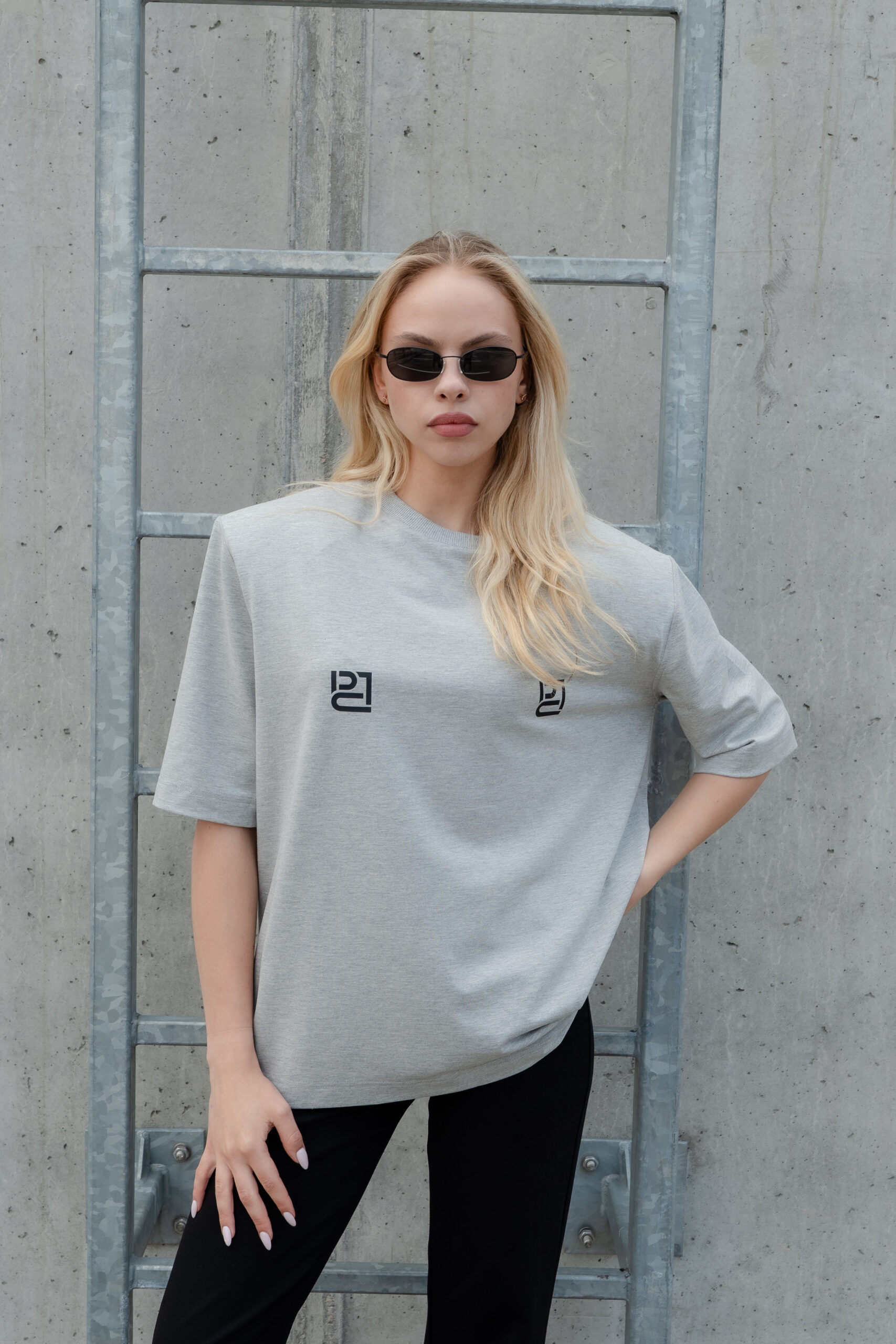 Pilki melanžiniai marškinėliai „SINNER“