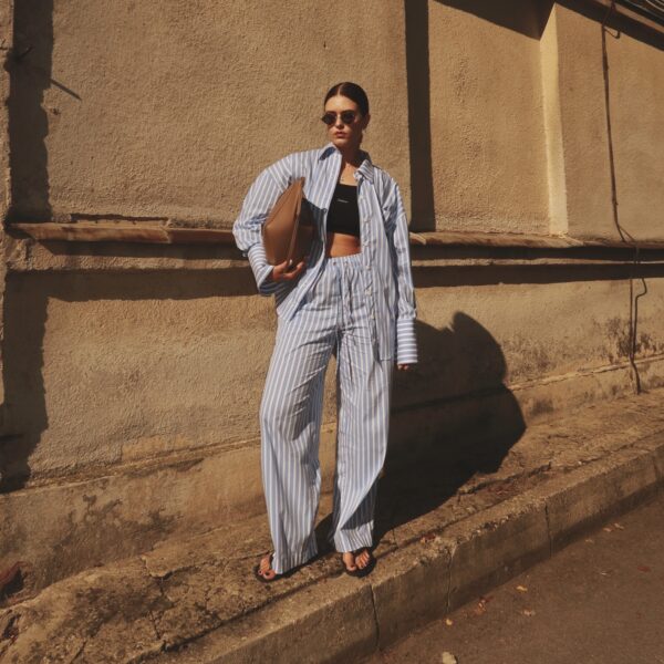 Žydros dryžuotos kelnės