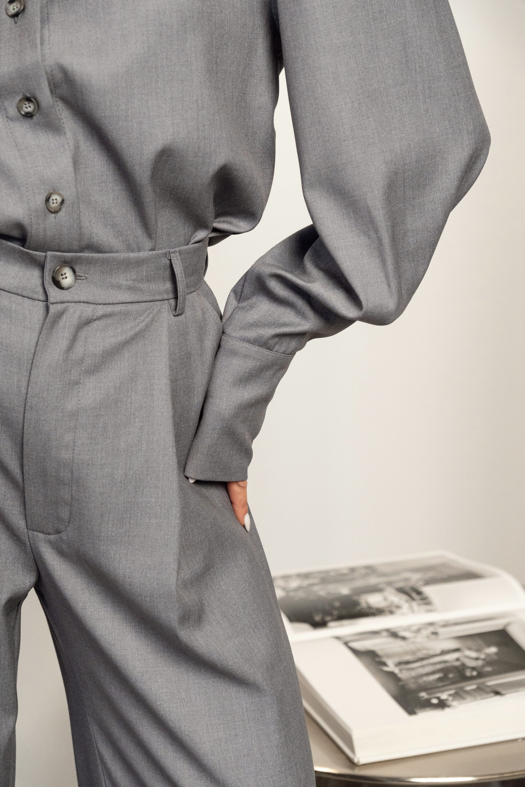 Pilkos klasikinės kelnės „MONUMENTAL“ - Image 23