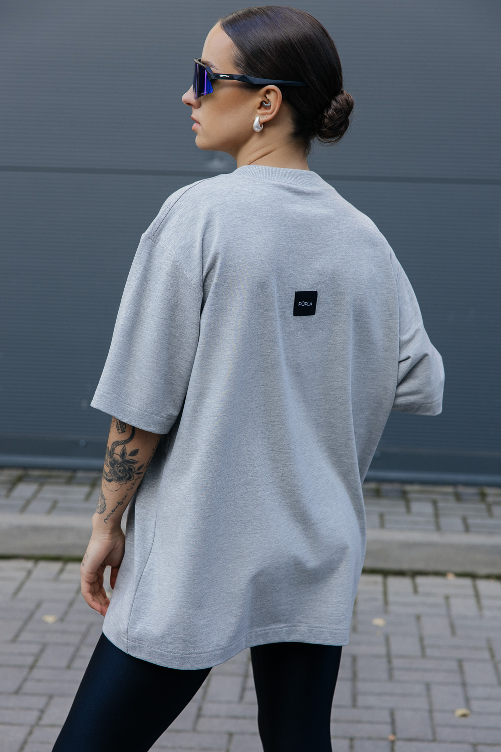 Pilki melanžiniai oversize marškinėliai - Image 10