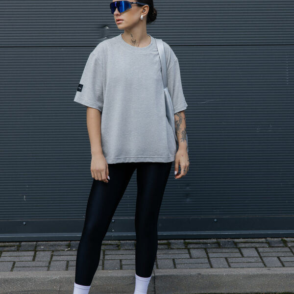 Pilki melanžiniai klasikiniai marškinėliai