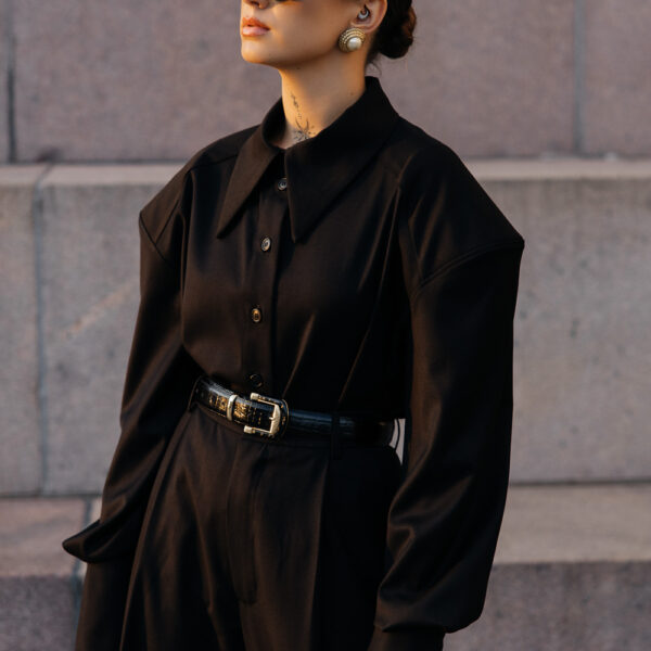 Juodi marškiniai „MONUMENTAL“