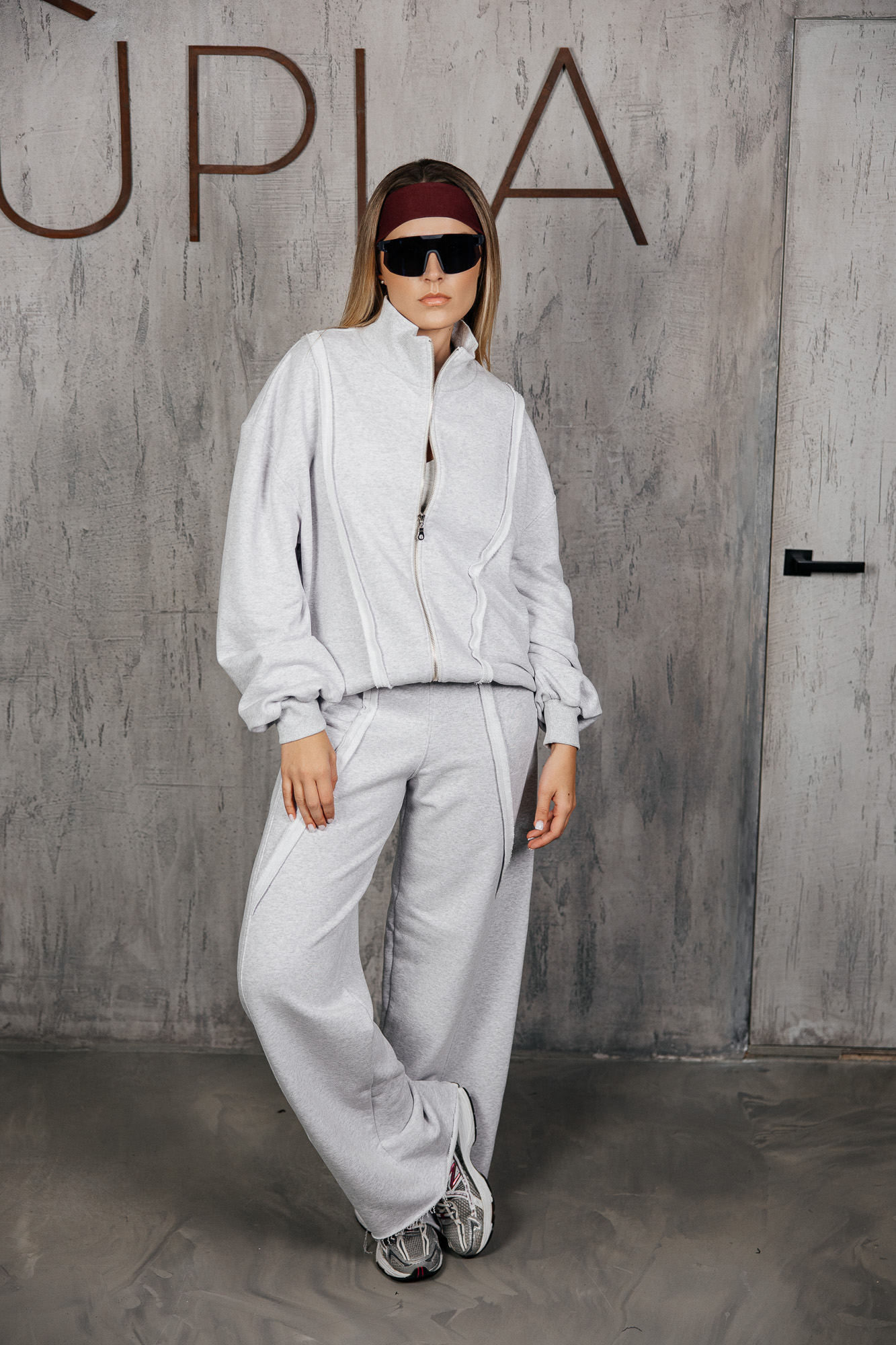 Švesiai pilkas džemperis „EDGE“ - Image 9