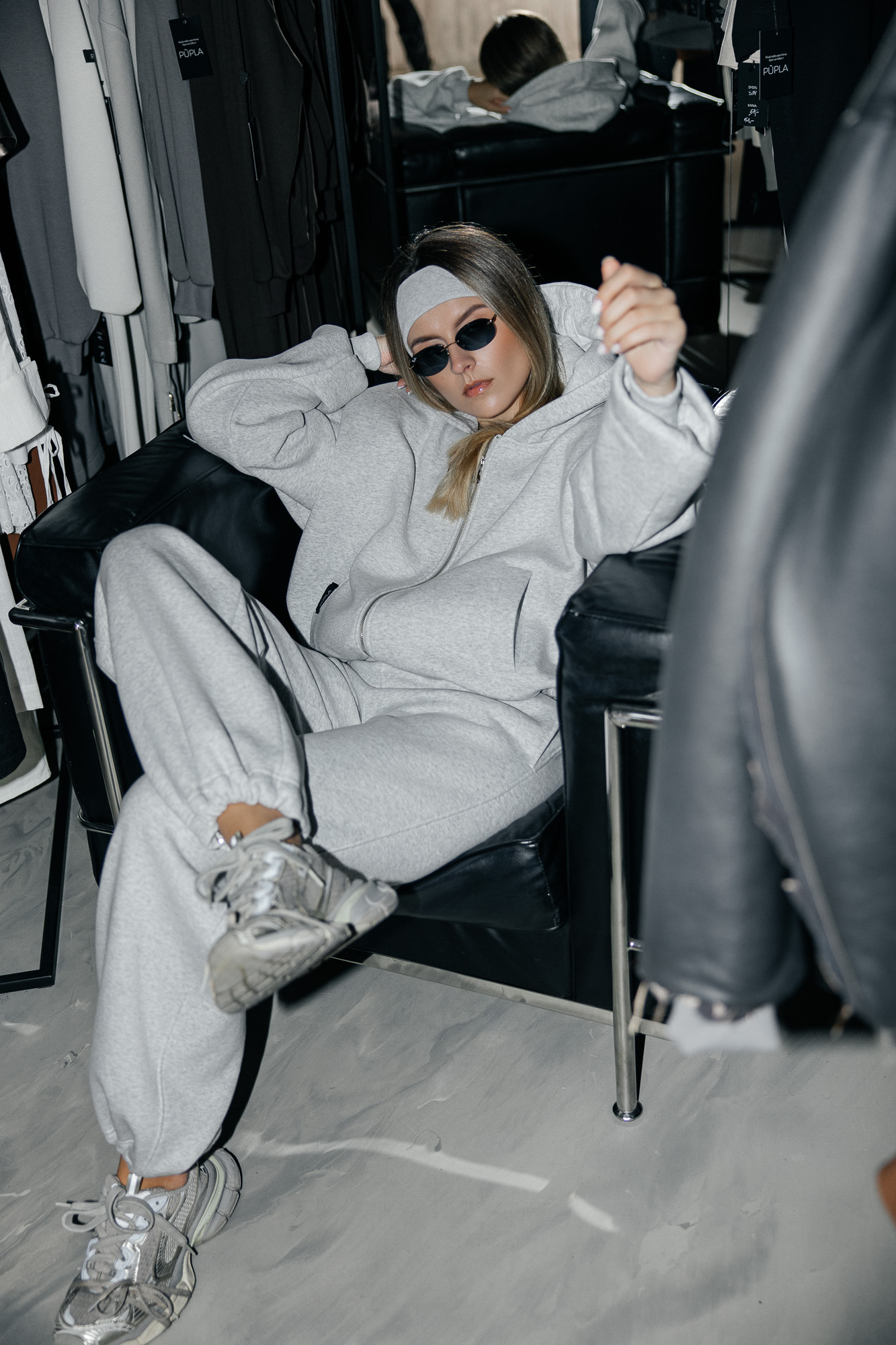 Šviesiai pilkos transformuojamos laisvalaikio kelnės „MASS“ - Image 7