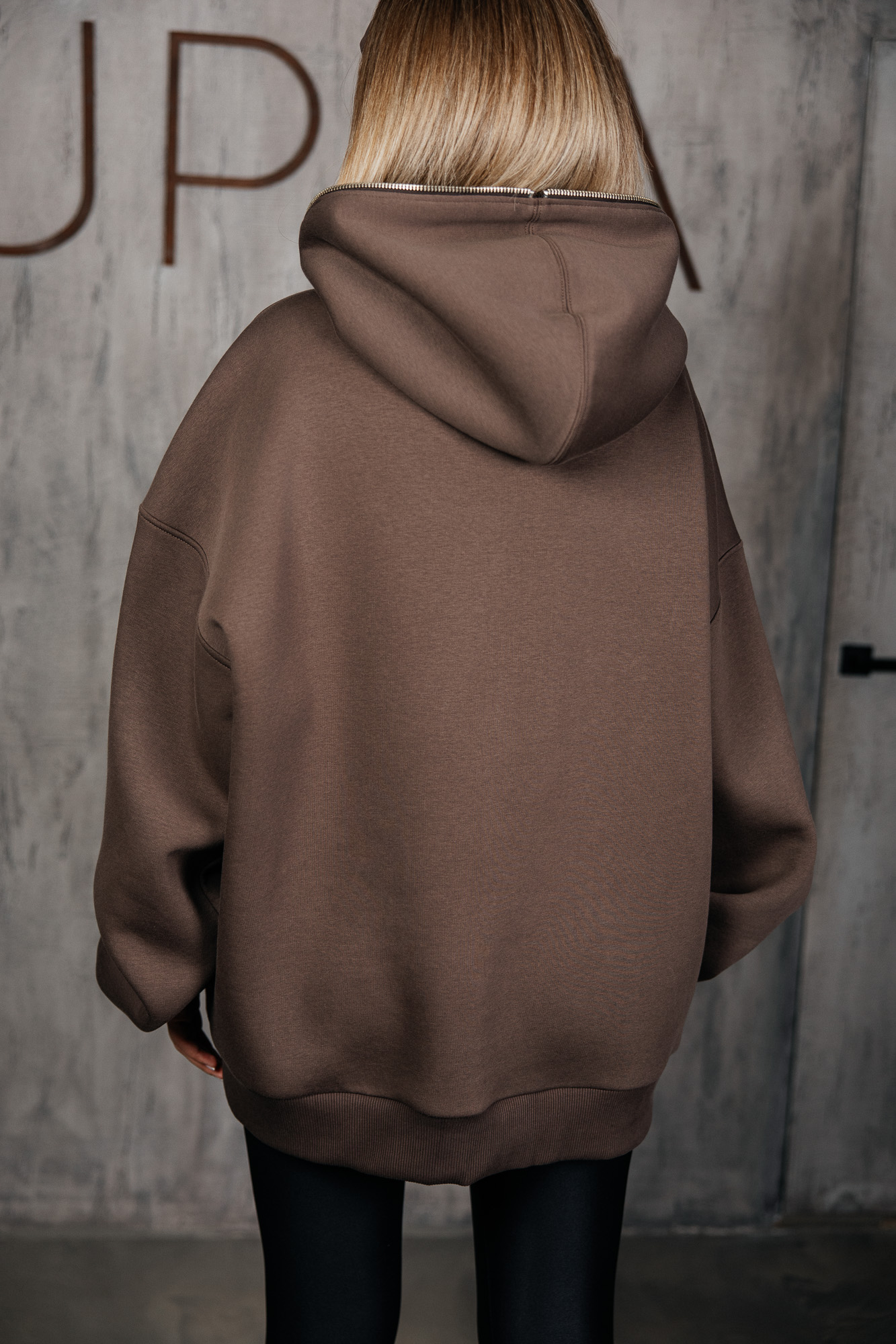 Rudas džemperis „VAULT“ - Image 4