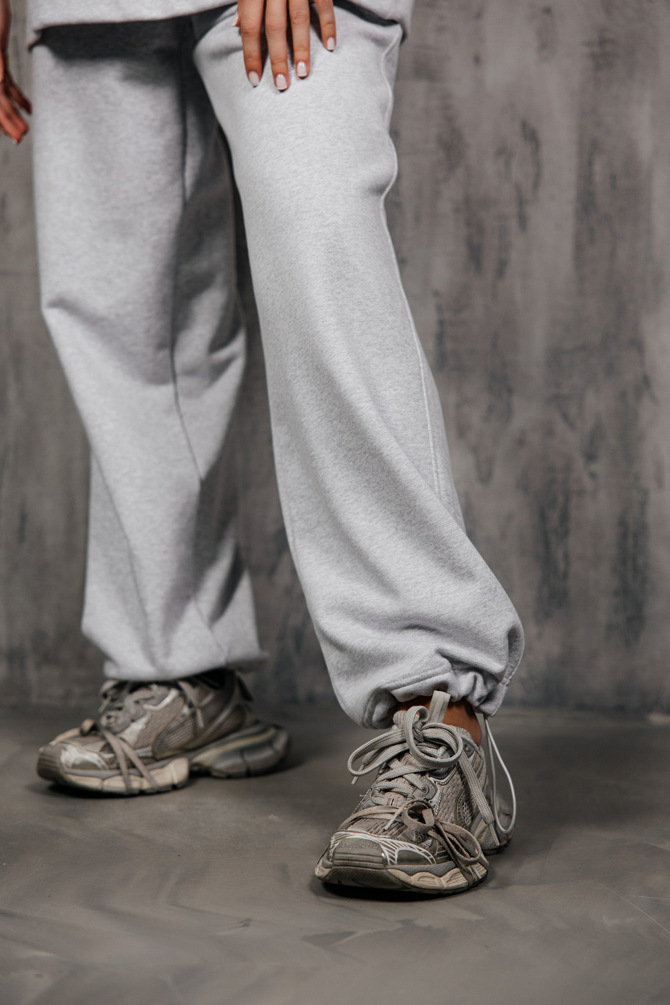 Šviesiai pilkas džemperis su pusiniu užtrauktuku „SHIFT“ - Image 10