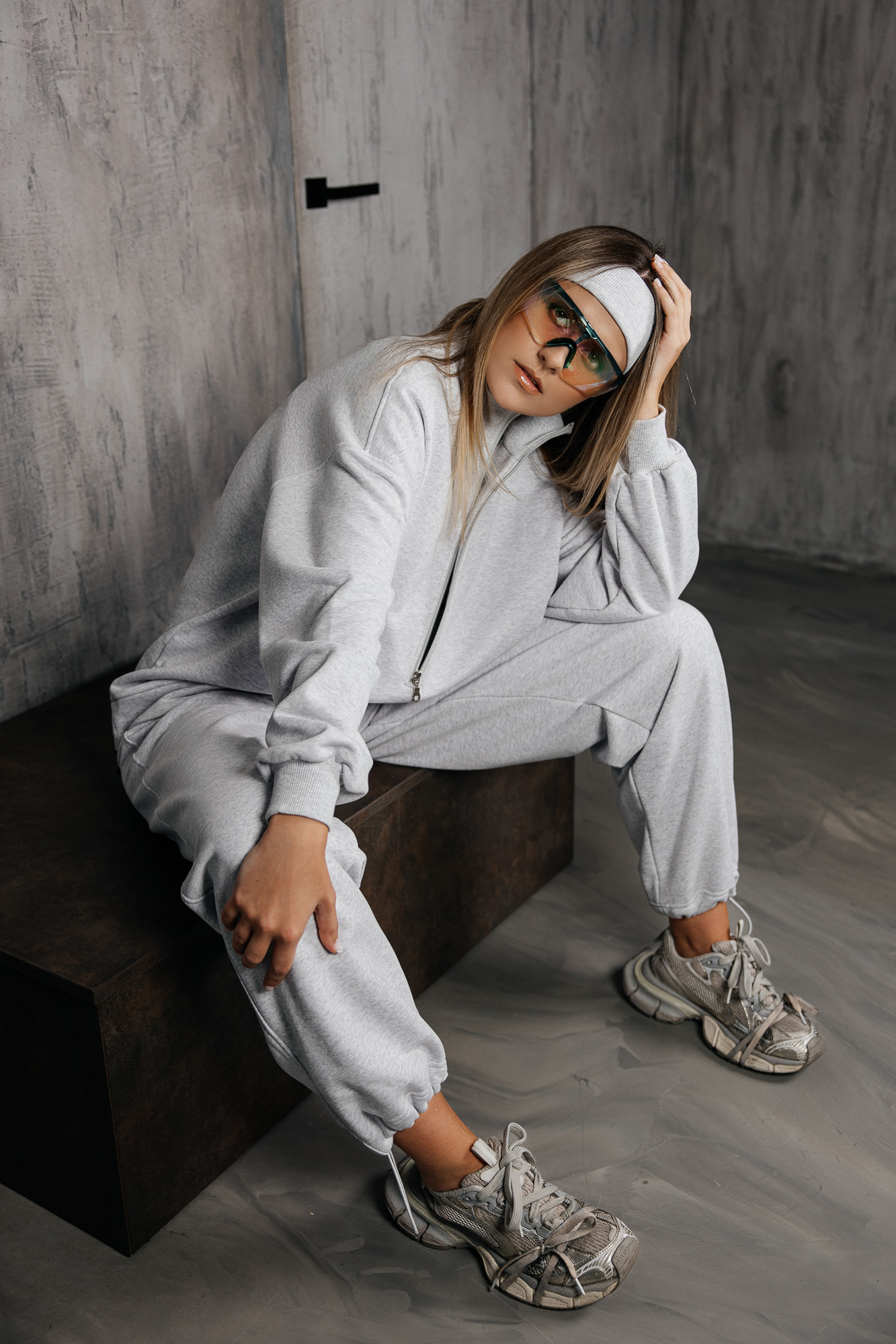 Šviesiai pilka galvos juosta „ARC“ - Image 36