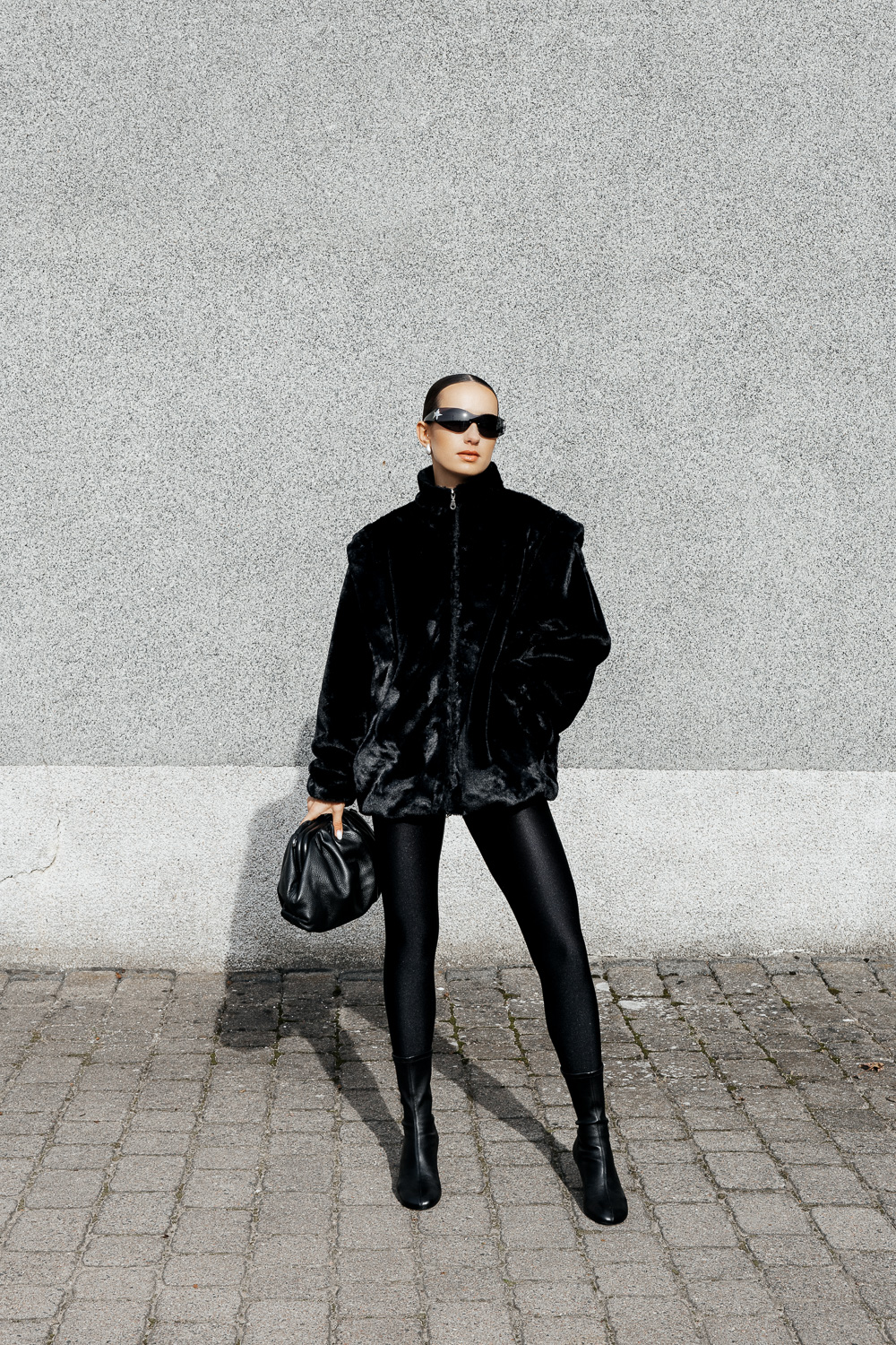 Juodas kailinis švarkas „MUSE FAUX“ - Image 4