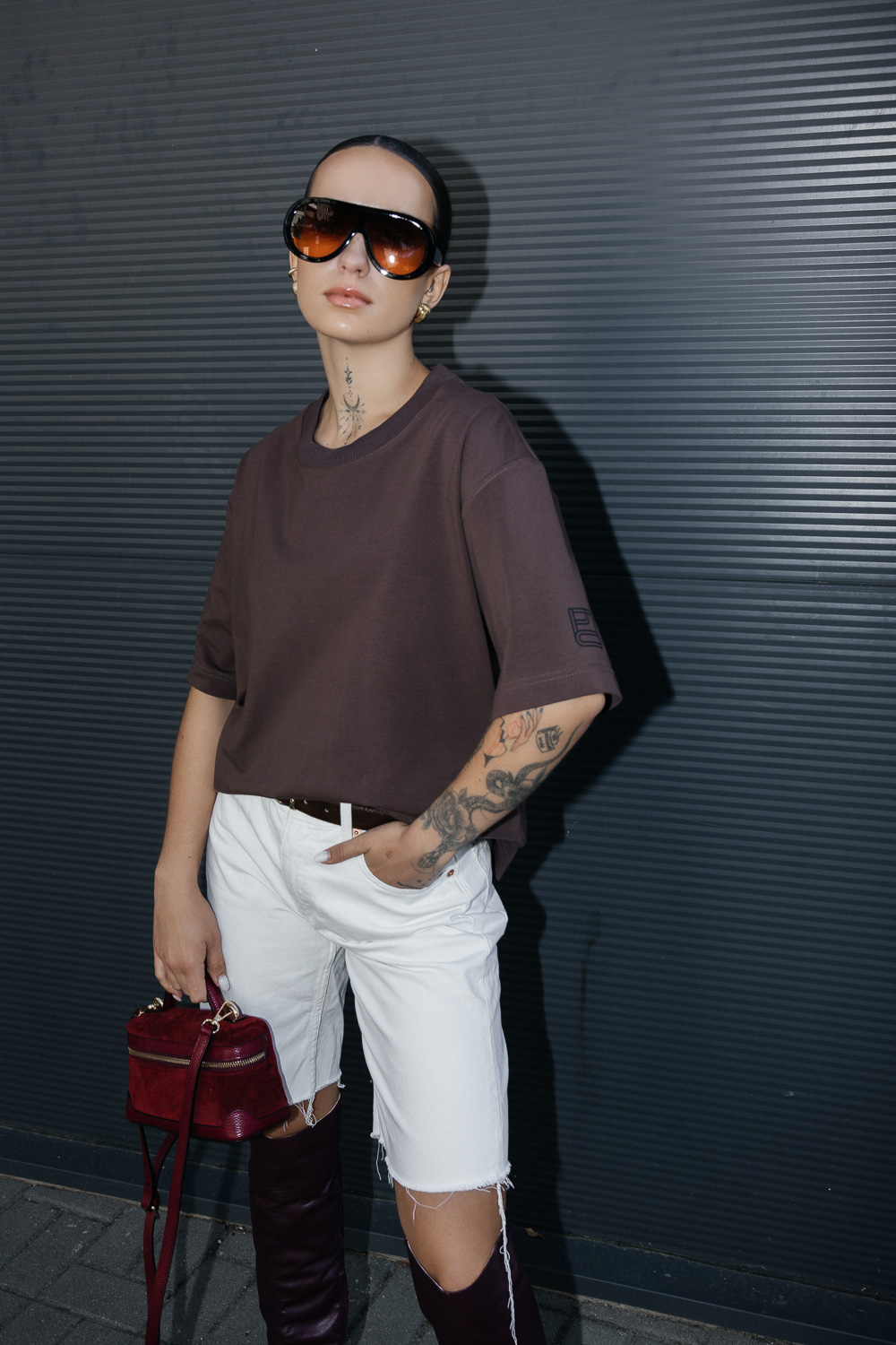 Rudi klasikiniai marškinėliai