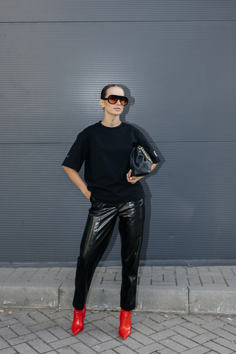 Juodi klasikiniai marškinėliai - Image 5