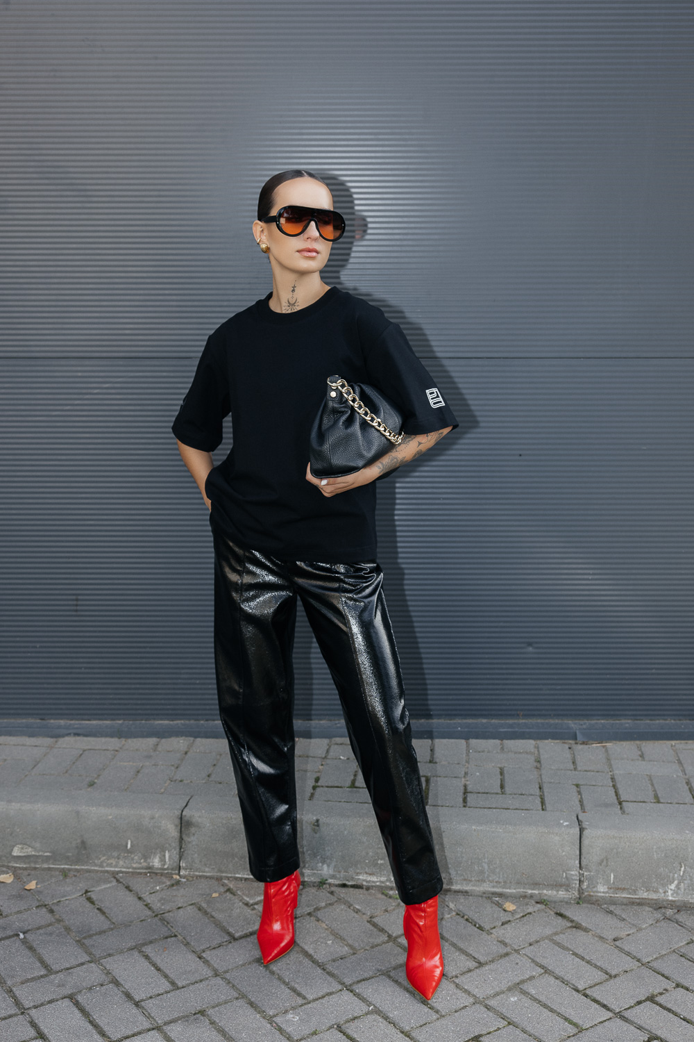 Juodi klasikiniai marškinėliai - Image 2