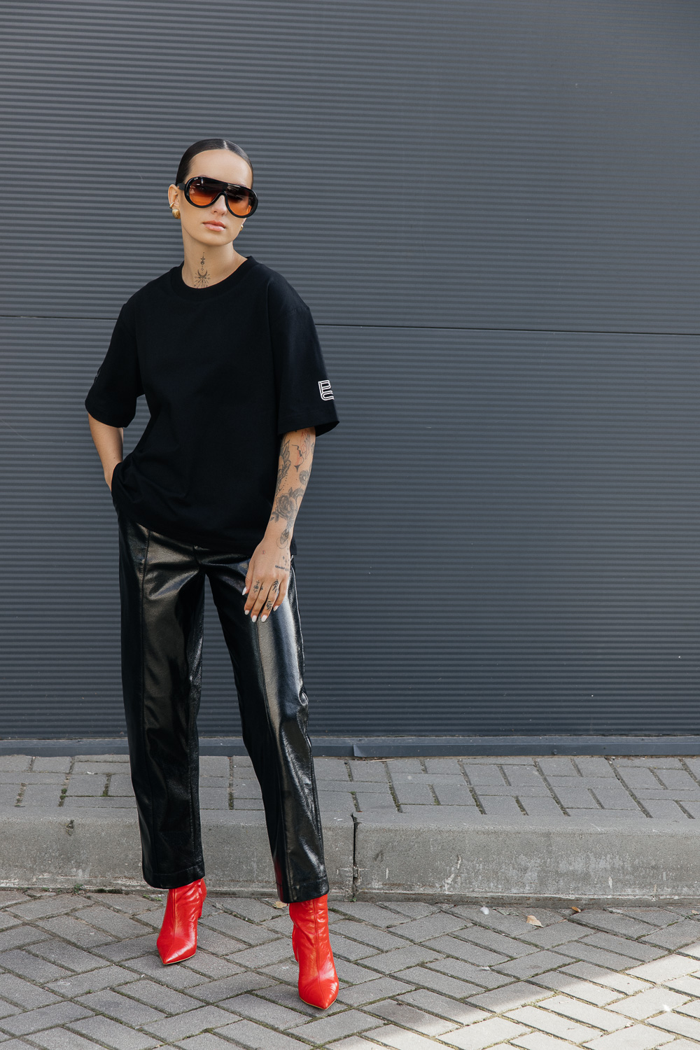 Juodi klasikiniai marškinėliai - Image 8