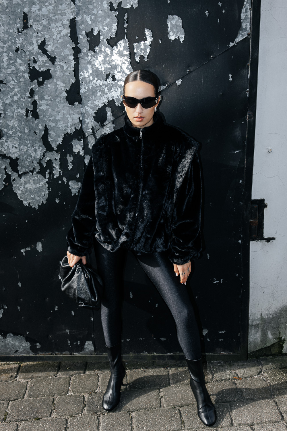 Juodas kailinis švarkas „MUSE FAUX“ - Image 9