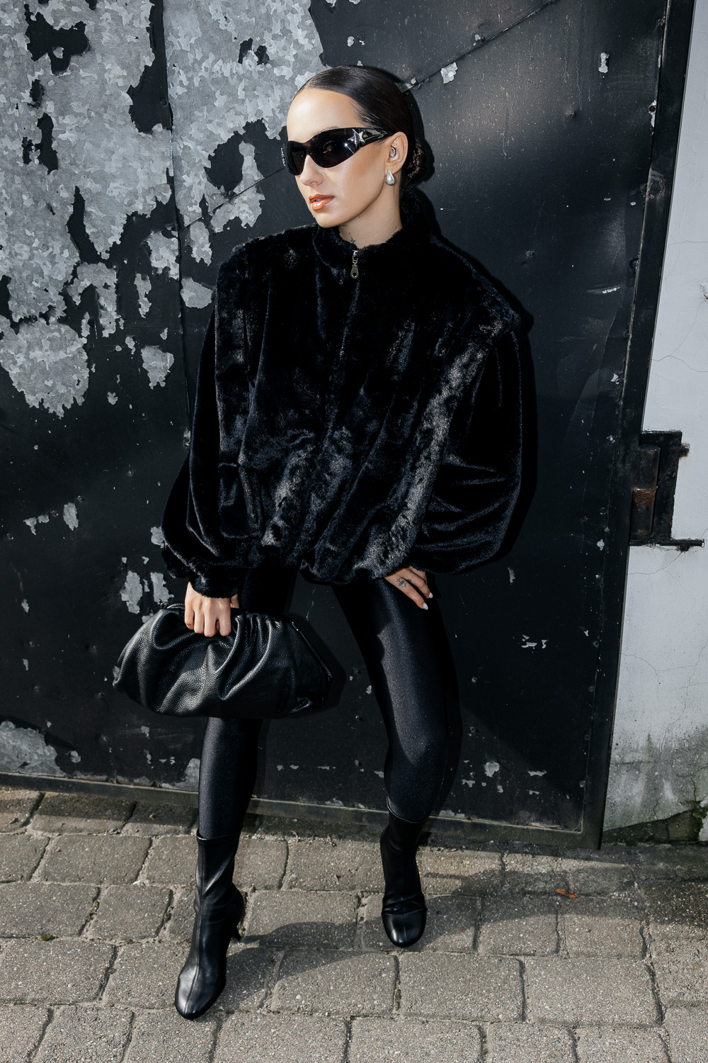 Juodas kailinis švarkas „MUSE FAUX“ - Image 10