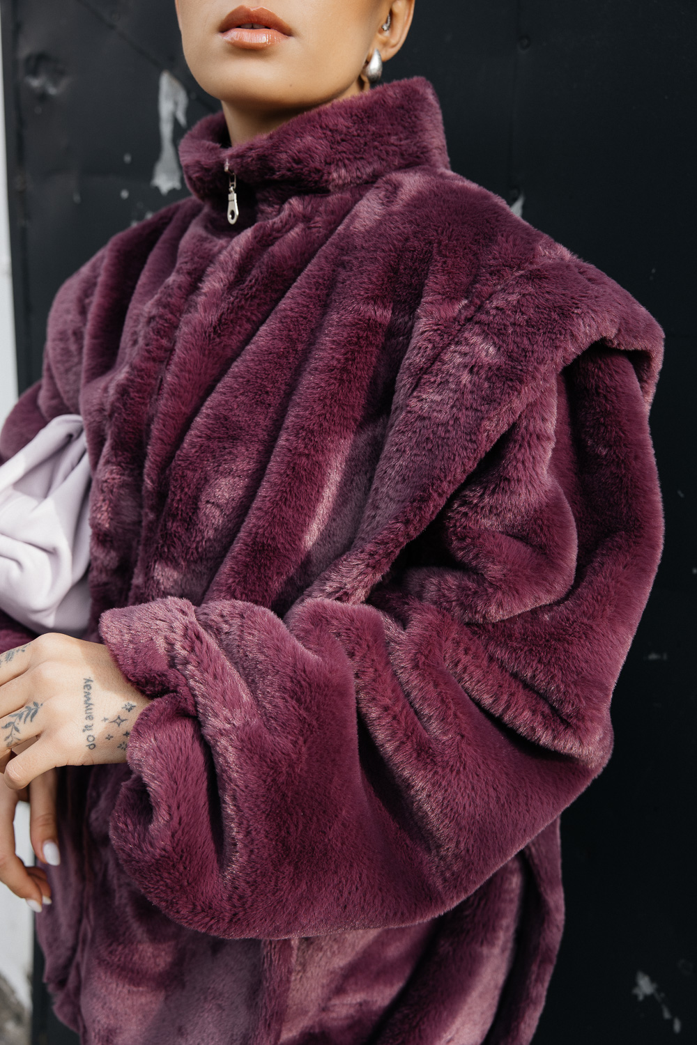 Bordo kailinis švarkas „MUSE FAUX“ - Image 2