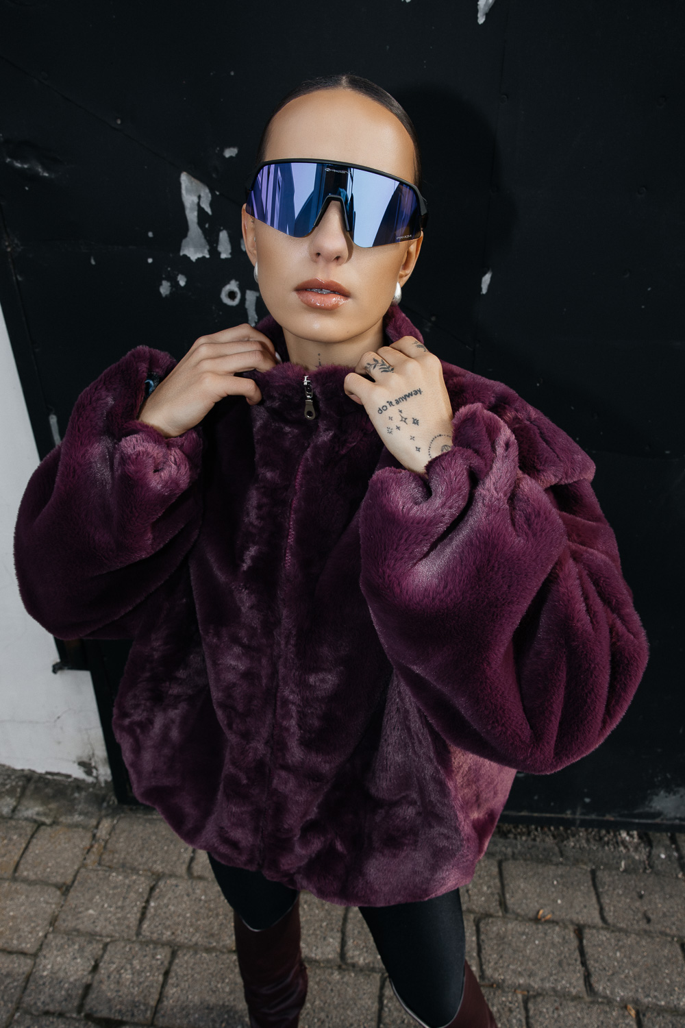 Bordo kailinis švarkas „MUSE FAUX“ - Image 7