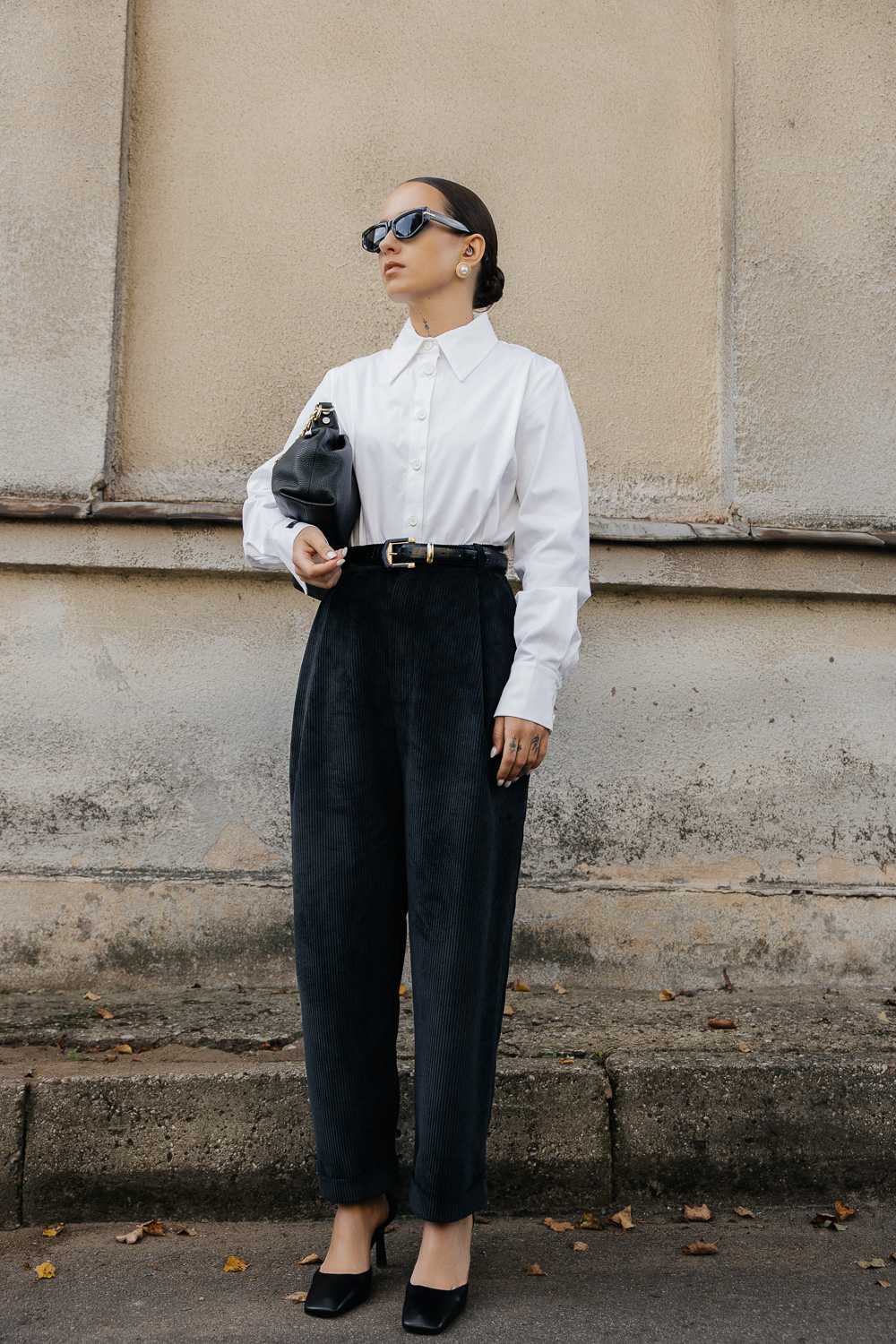 Juodos klasikinės velvetinės kelnės „VELVO“ - Image 3