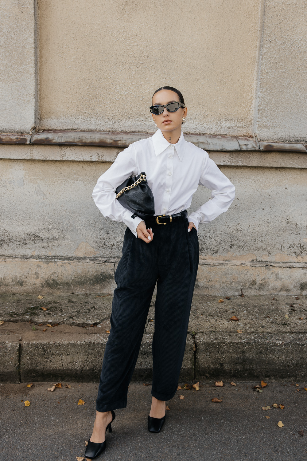 Juodos klasikinės velvetinės kelnės „VELVO“ - Image 2