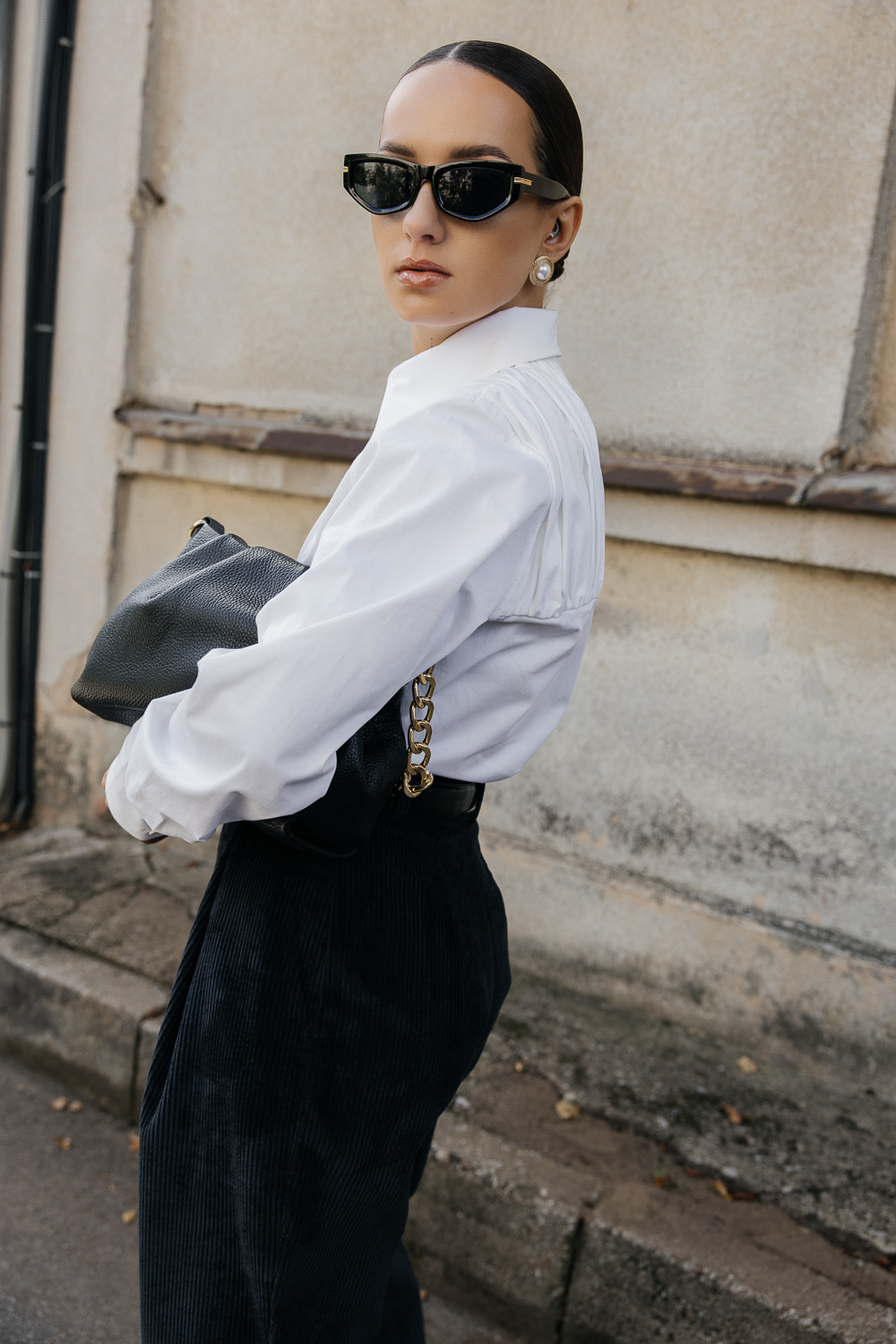 Juodos klasikinės velvetinės kelnės „VELVO“ - Image 6