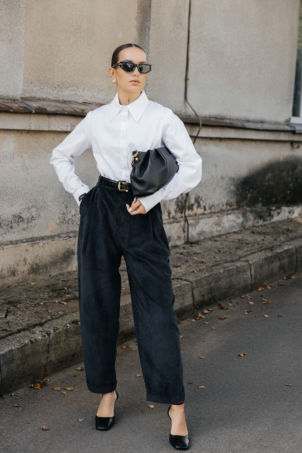 Juodos klasikinės velvetinės kelnės „VELVO“