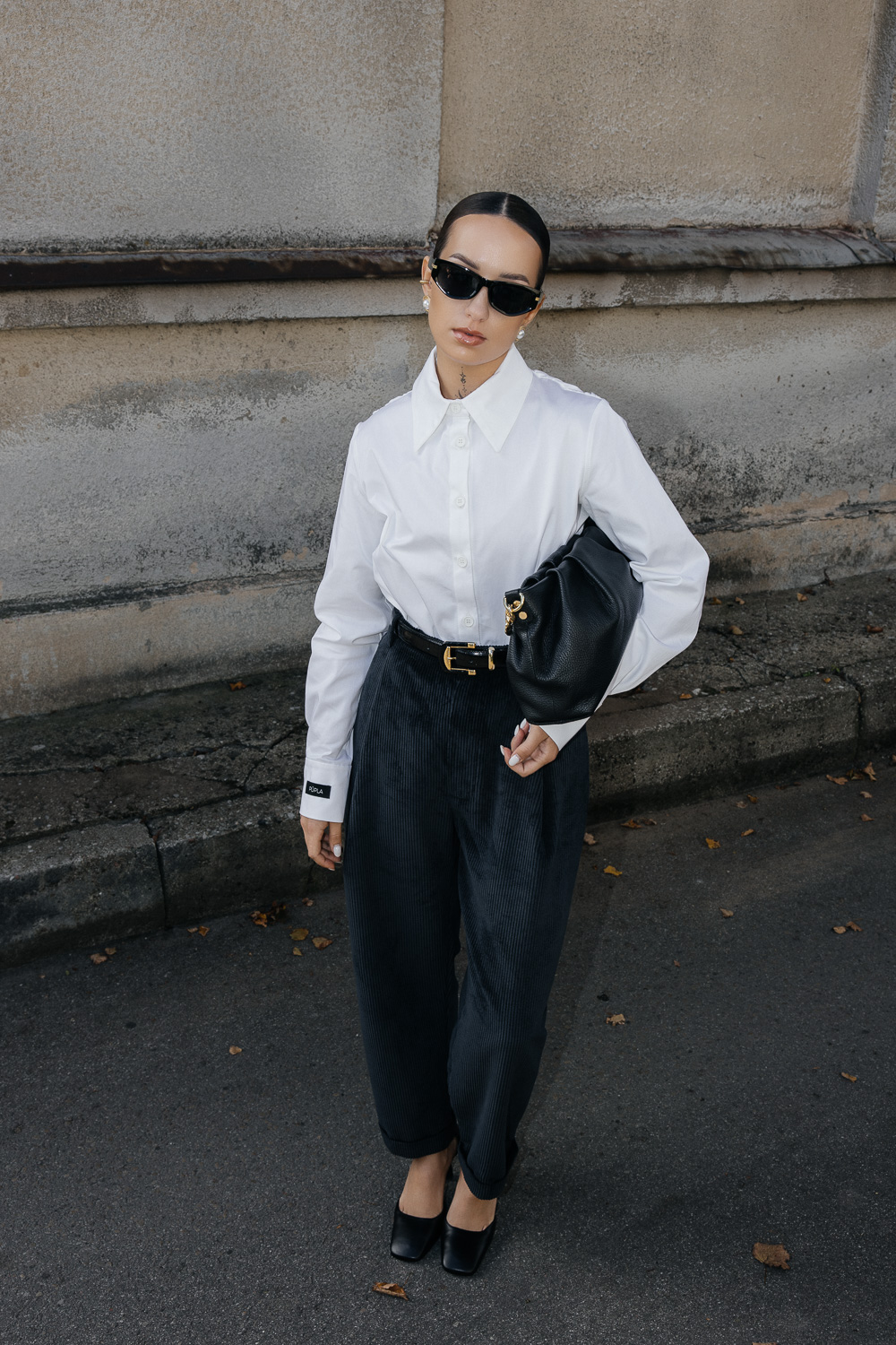 Juodos klasikinės velvetinės kelnės „VELVO“ - Image 9