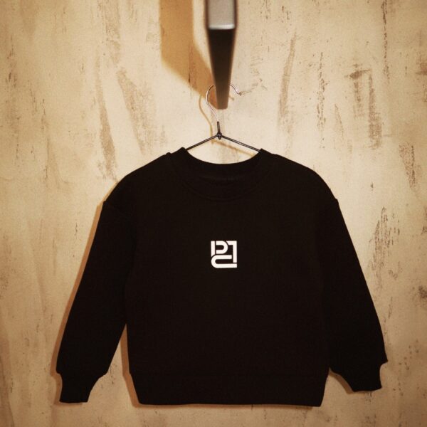 Juodas džemperis „NEST“