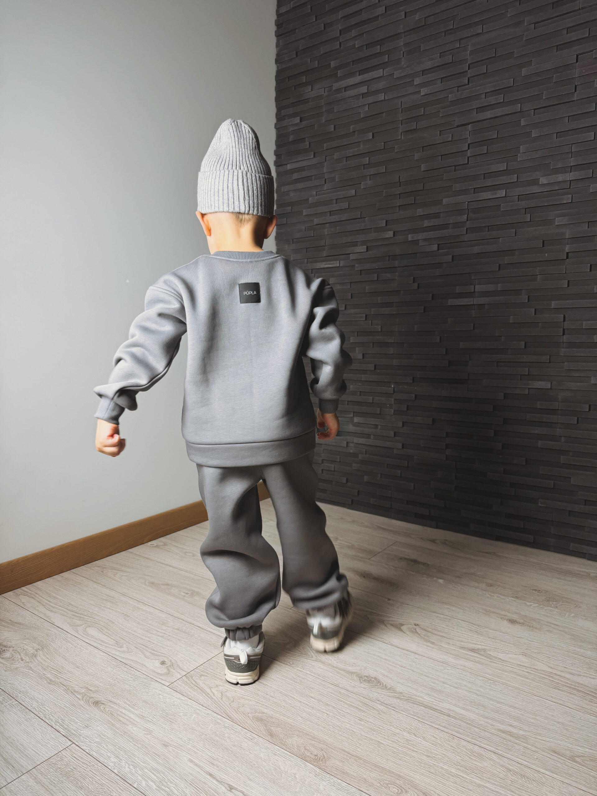 Pilkas kostiumėlis „NEST“ - Image 3