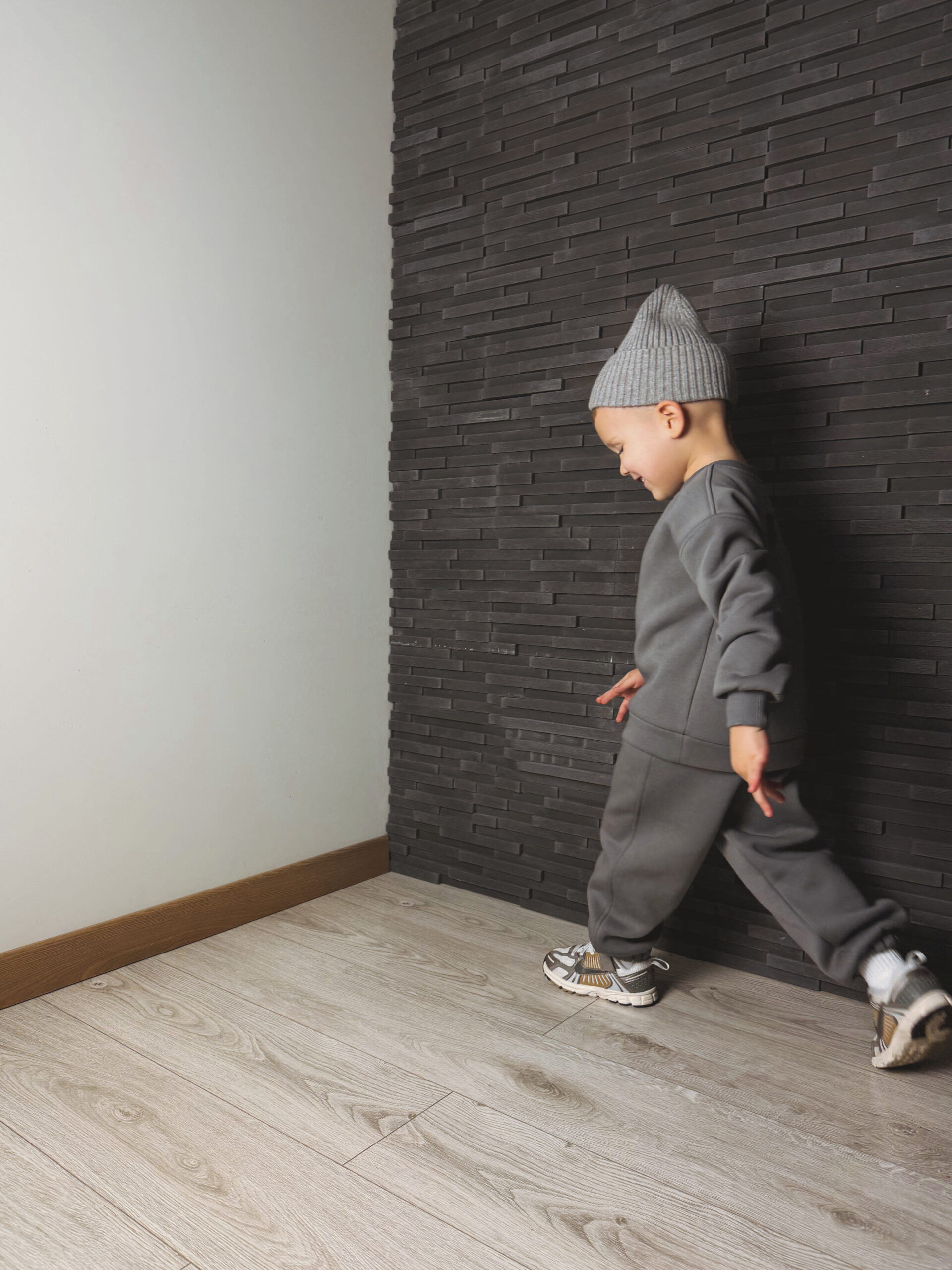 Pilkas kostiumėlis „NEST“ - Image 4