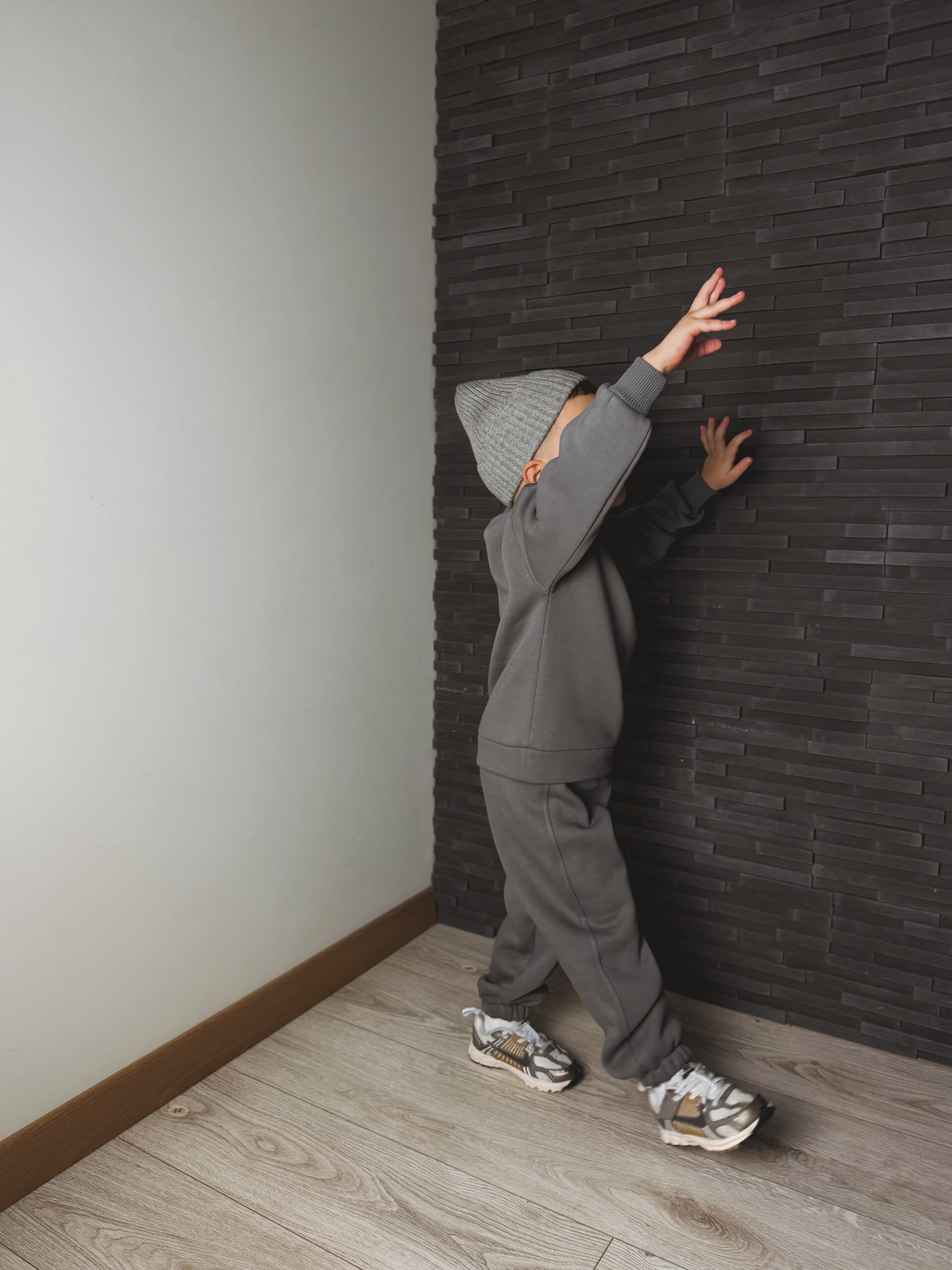 Pilkas kostiumėlis „NEST“ - Image 6