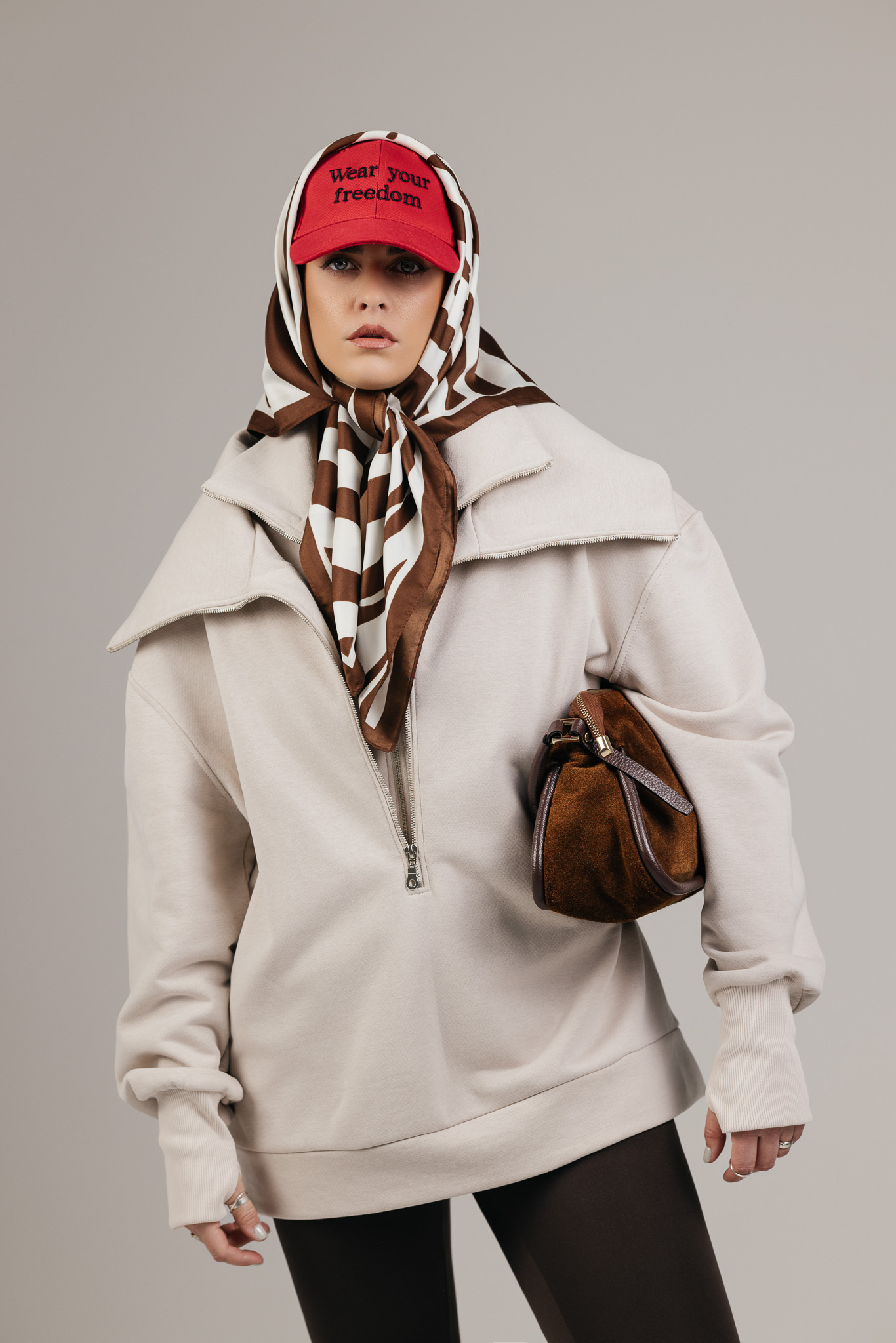 Kreminis džemperis „DUAL“ - Image 5