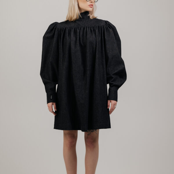 Juoda džinsinė suknelė „HALO“