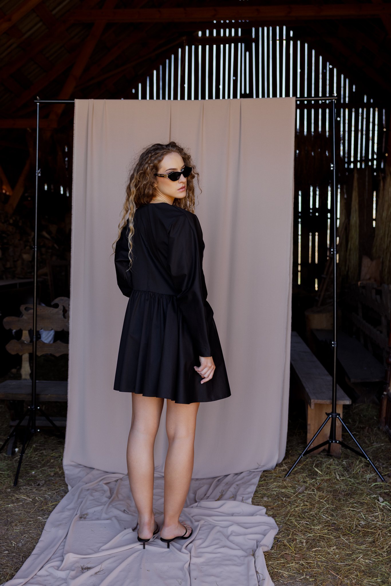 Juoda suknelė „VEIL“ - Image 8