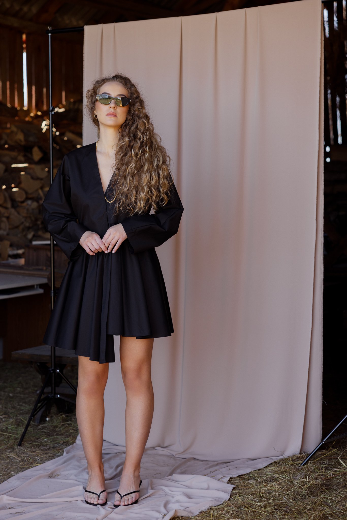Juoda suknelė „VEIL“ - Image 4