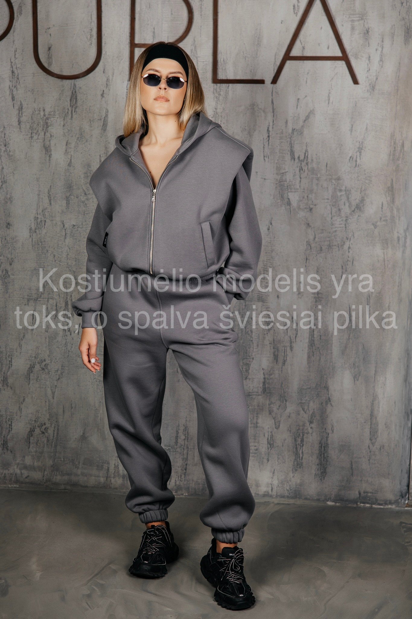 Šviesiai pilkas laisvalaikio kostiumėlis „MASS“ - Image 3