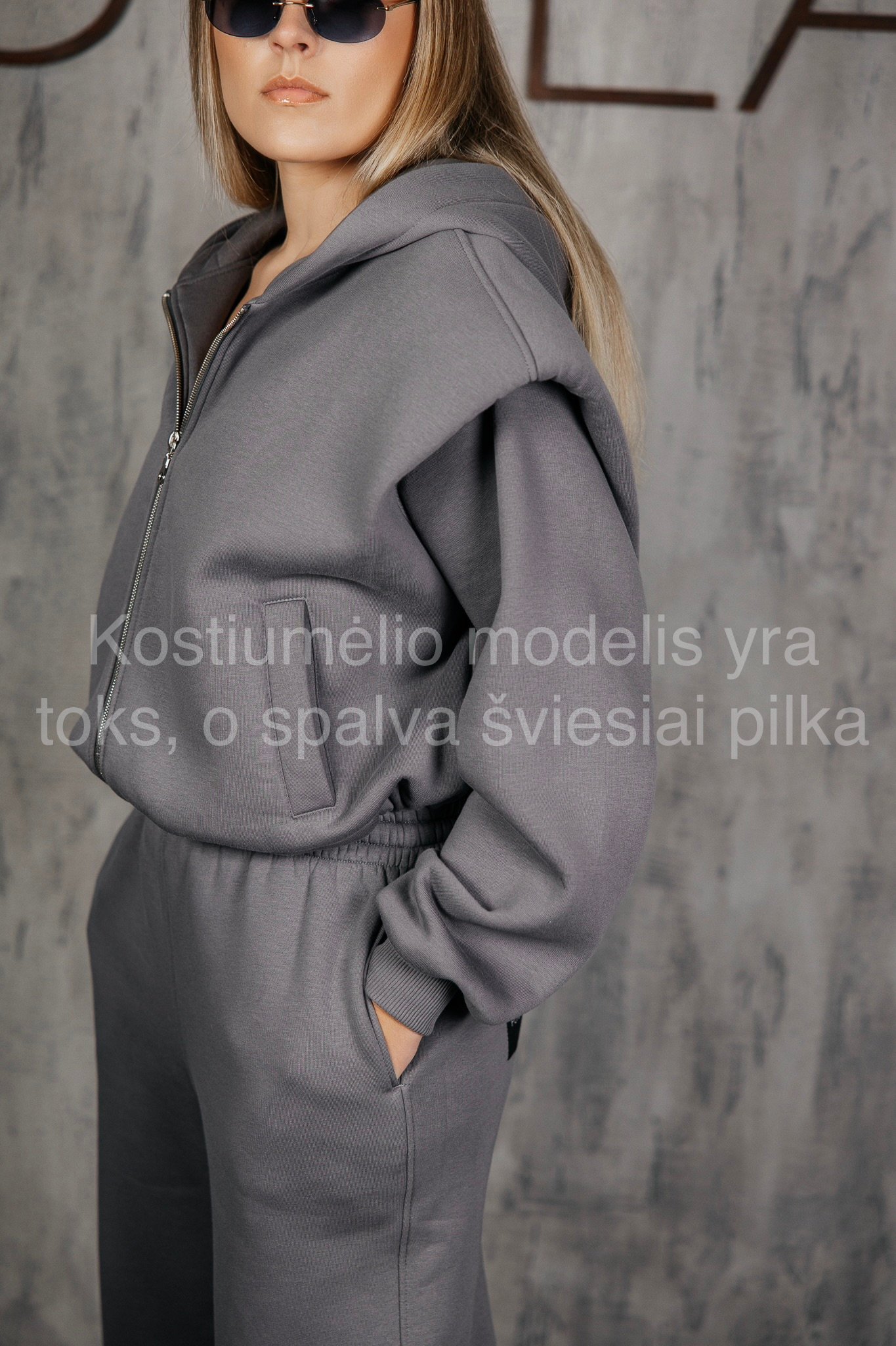 Šviesiai pilkas laisvalaikio kostiumėlis „MASS“ - Image 5