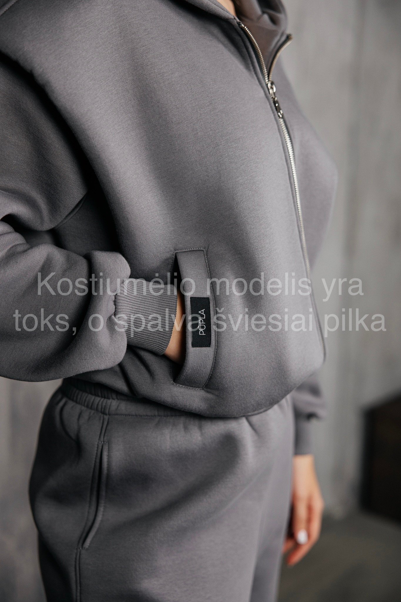 Šviesiai pilkas laisvalaikio kostiumėlis „MASS“ - Image 9