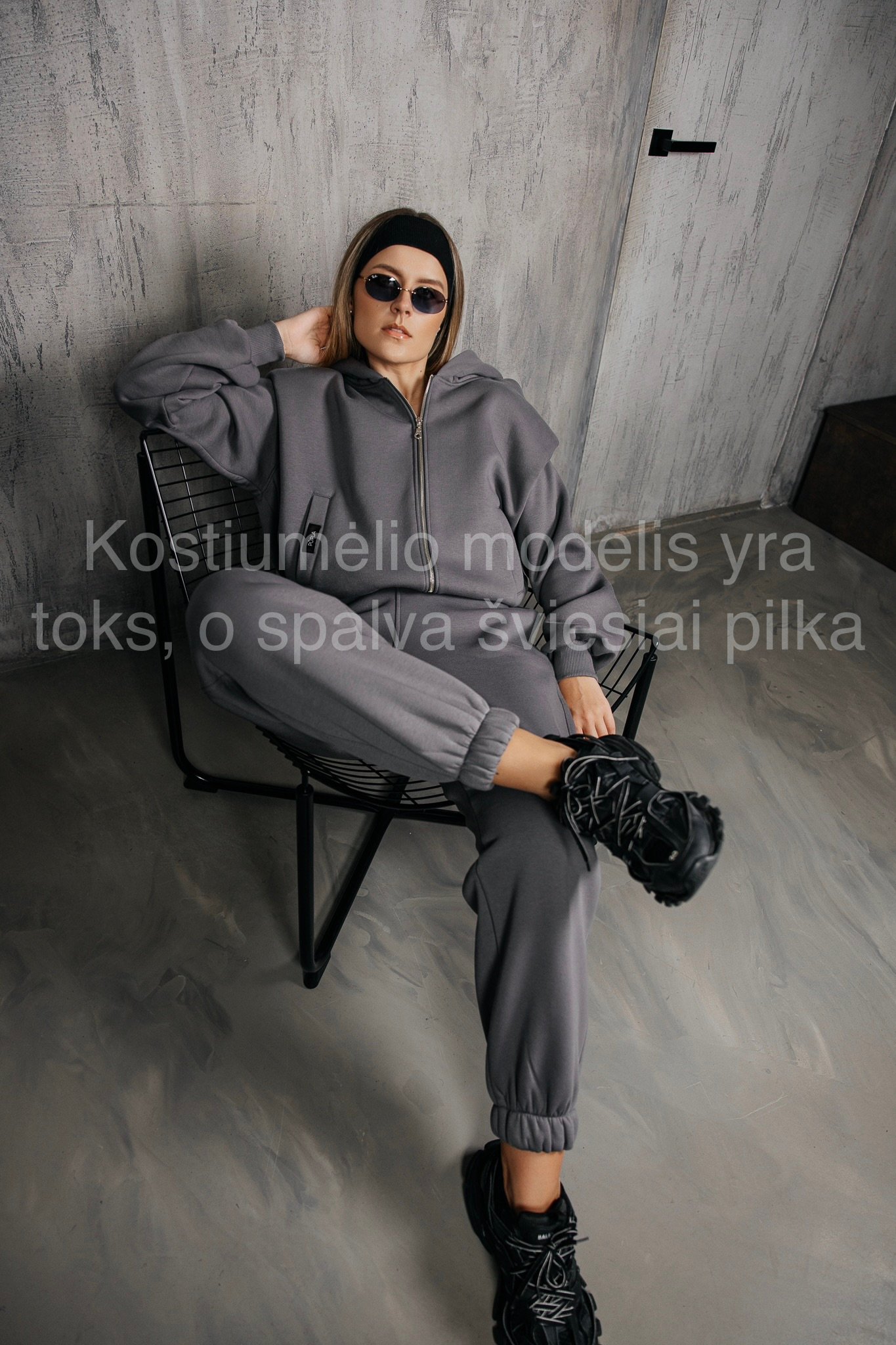 Šviesiai pilkas laisvalaikio kostiumėlis „MASS“ - Image 4